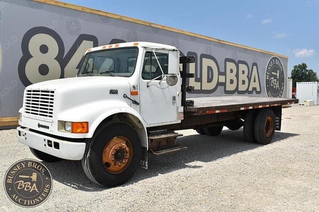 Image of International 4900 equipment image 2