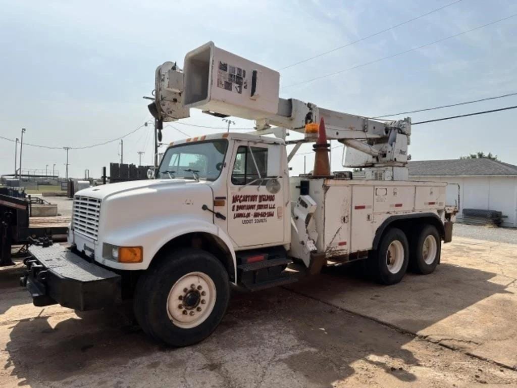 Main image International 4900