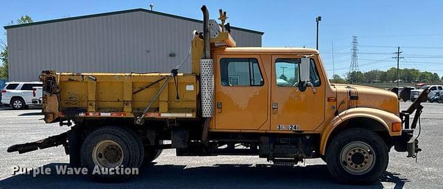 Image of International 4900 equipment image 3