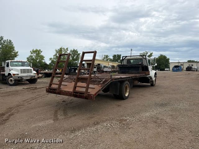 Image of International 4900 equipment image 4