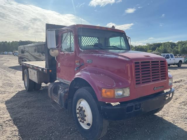 Image of International 4900 equipment image 3