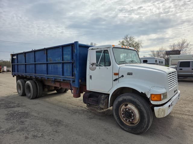 Image of International 4900 equipment image 1