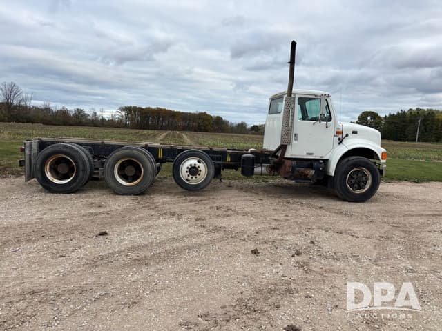 Image of International 4900 equipment image 3