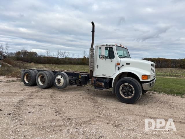 Image of International 4900 equipment image 1