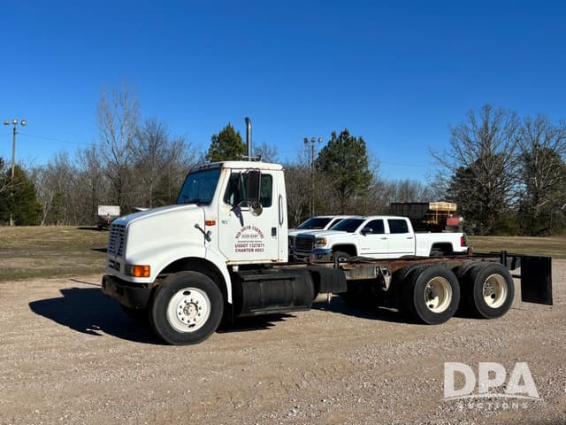 Image of International 8600 equipment image 1