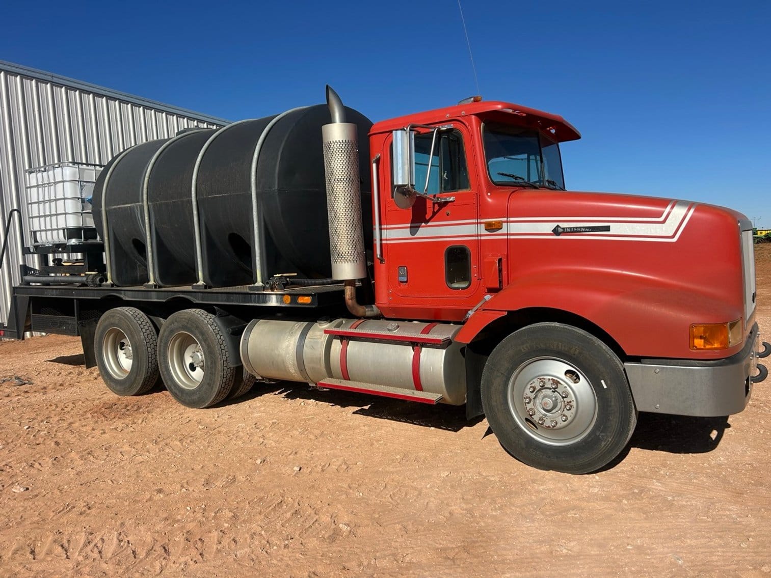 1996 International 9200 Equipment Image0