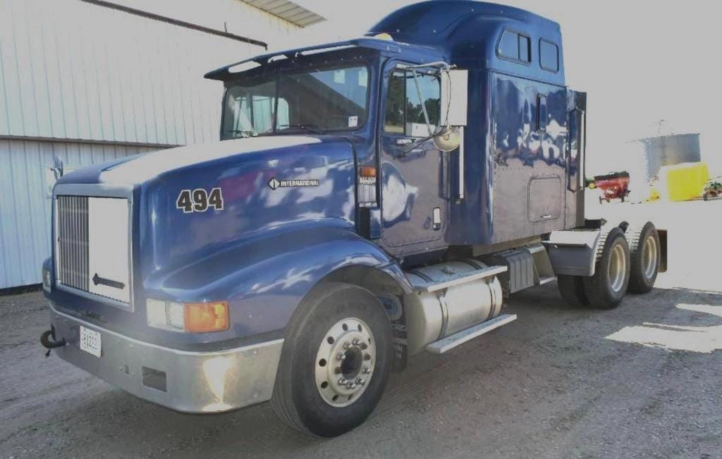 1996 International 9200 Equipment Image0