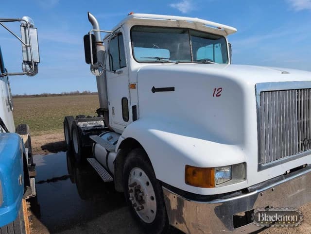 Image of International 9200 equipment image 3