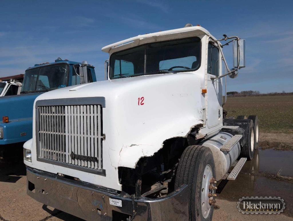 1996 International 9200 Equipment Image0