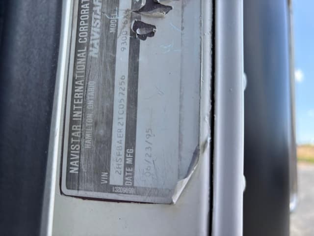 Image of International 9300 equipment image 3