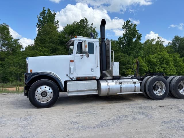 Image of International 9300 equipment image 4