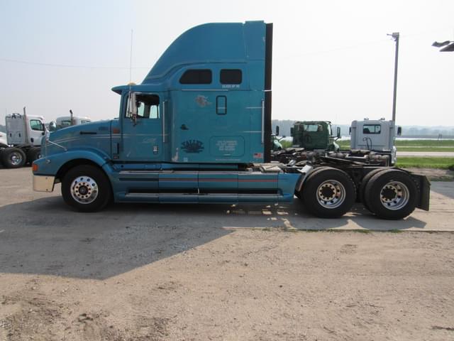 Image of International 9400 equipment image 4
