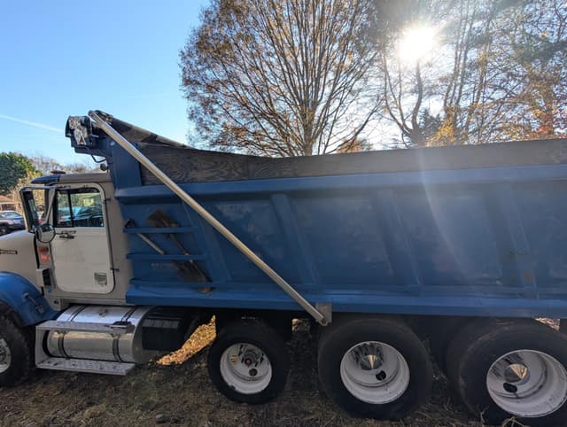 Image of International 9400 equipment image 4