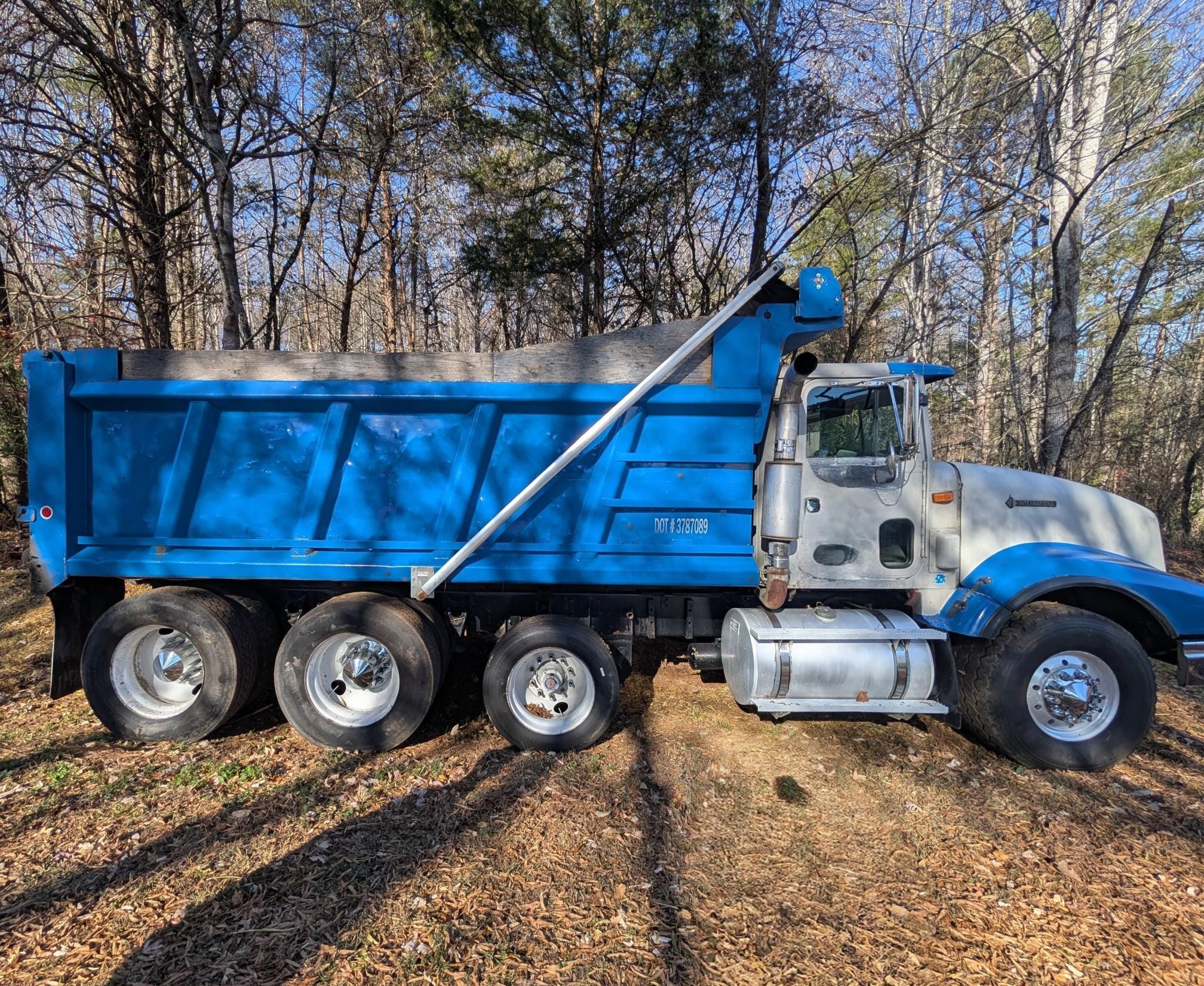 1996 International 9400 Equipment Image0