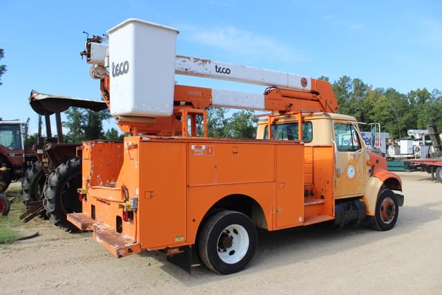 Image of International 4700 equipment image 4