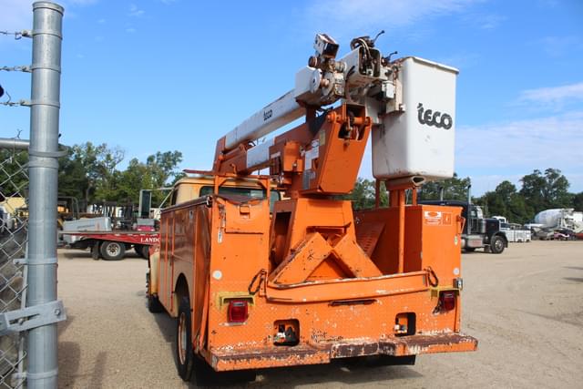 Image of International 4700 equipment image 3