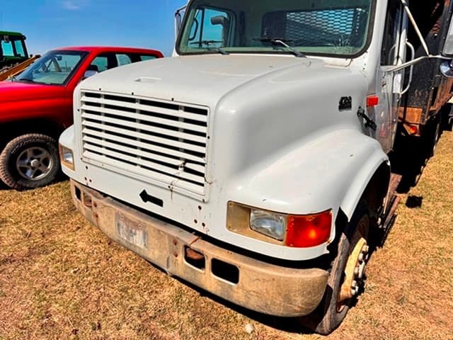 Image of International 4700 equipment image 2