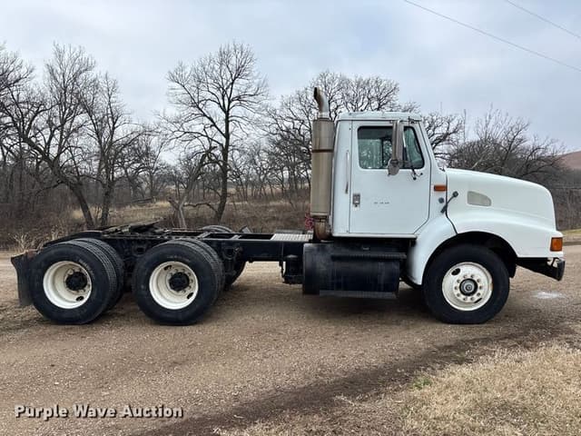 Image of International F-8200 equipment image 3
