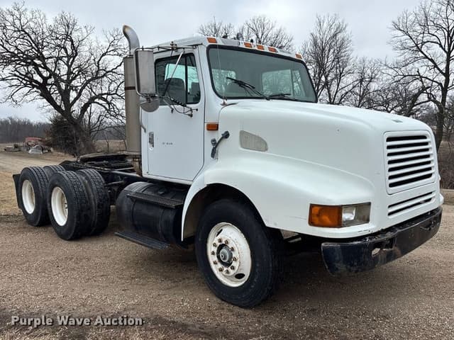 Image of International F-8200 equipment image 2