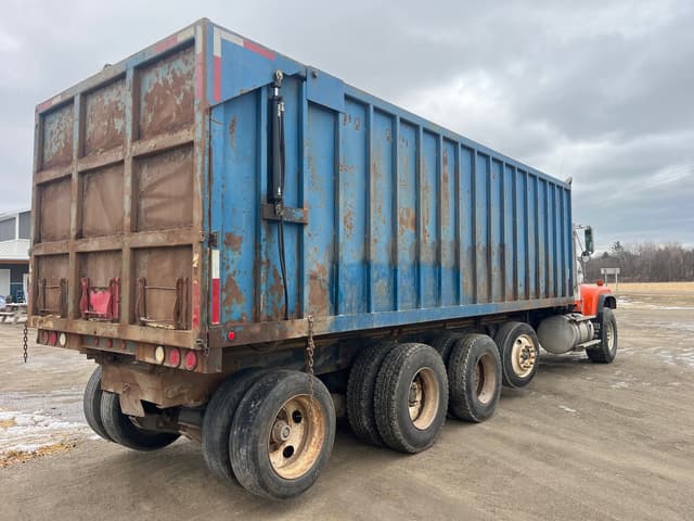 Image of International Paystar 5000 equipment image 4