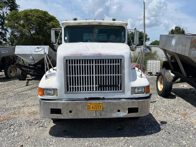 Image of International 9200 equipment image 1