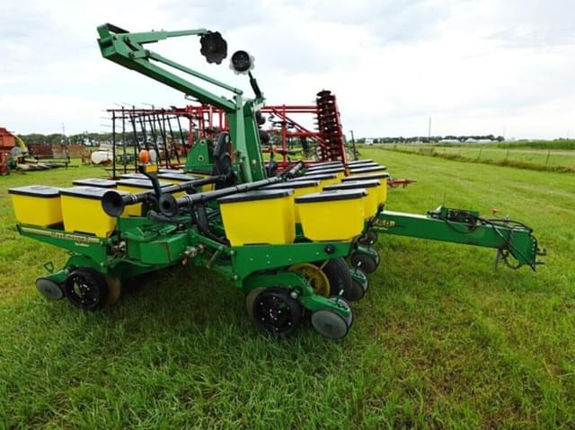 Image of John Deere 1760 equipment image 2