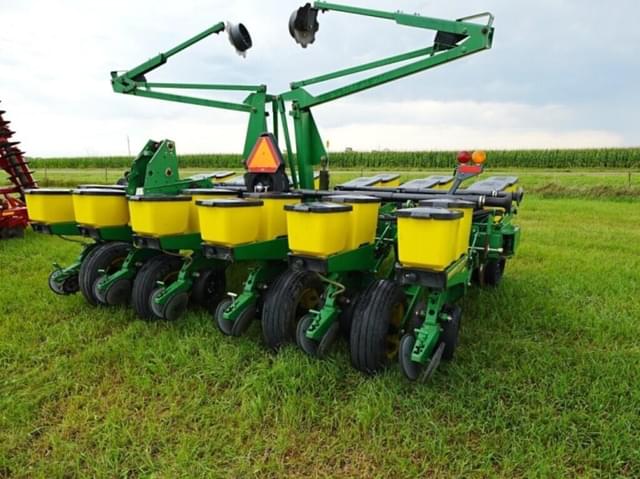 Image of John Deere 1760 equipment image 3