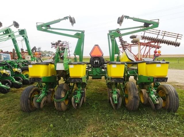 Image of John Deere 1760 equipment image 4