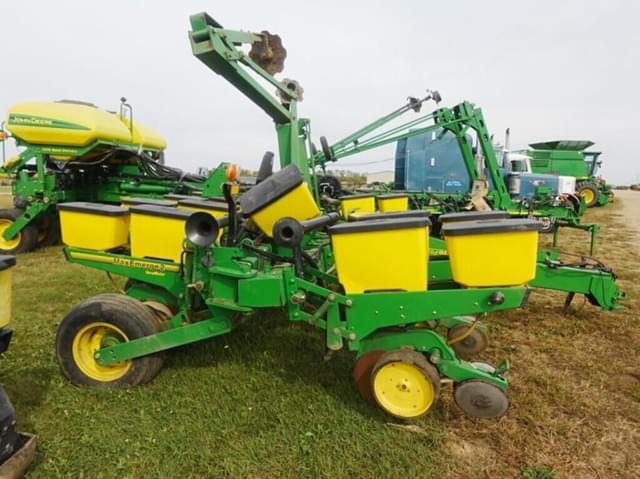 Image of John Deere 1760 equipment image 2