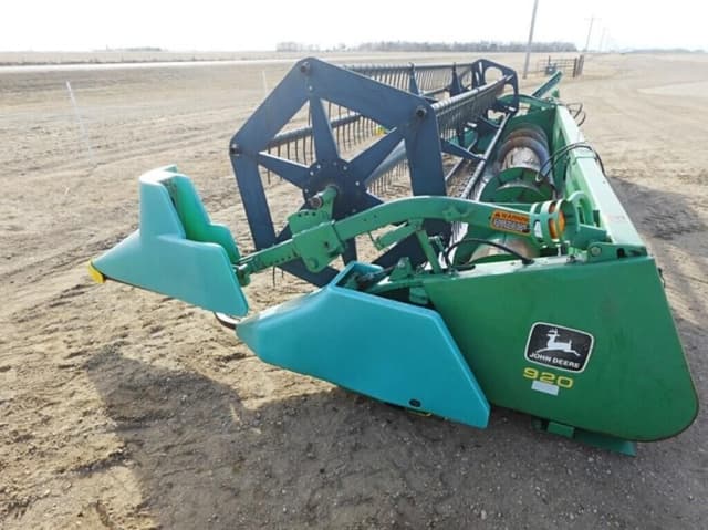 Image of John Deere 920 equipment image 2