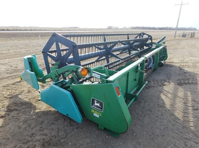 Image of John Deere 920 equipment image 1