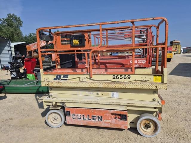 Image of JLG 2033E equipment image 1