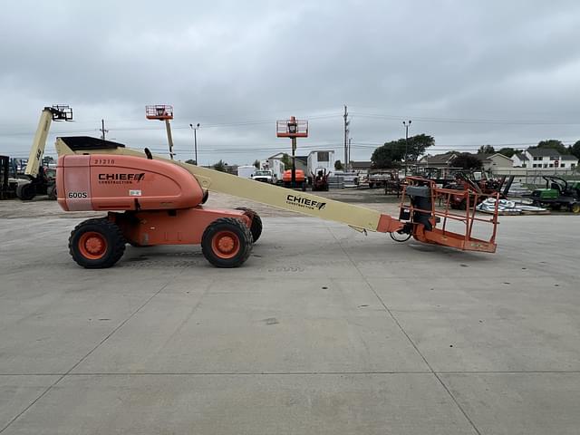 Image of JLG 600S equipment image 3