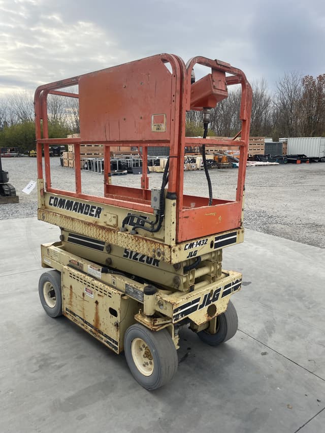 Image of JLG CM1432 equipment image 1