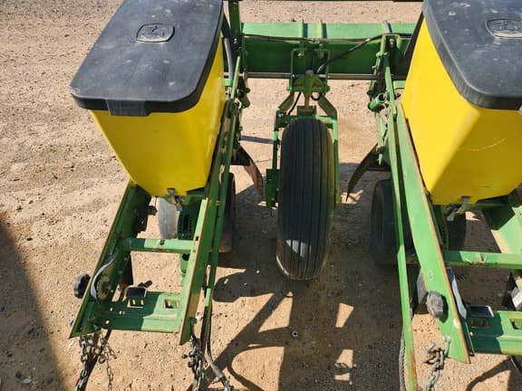 Image of John Deere 1700 equipment image 4