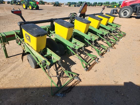 Image of John Deere 1700 equipment image 2