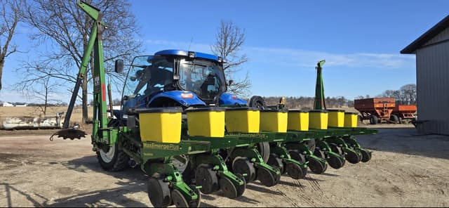 Image of John Deere 1710 equipment image 1