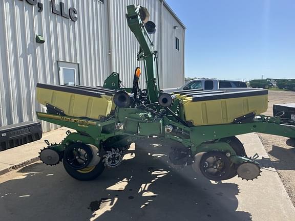 Image of John Deere 1760 equipment image 2