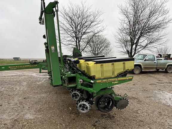 Image of John Deere 1760 equipment image 3