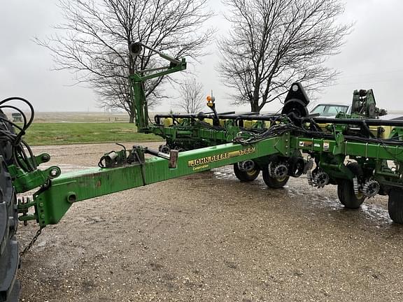 Image of John Deere 1760 equipment image 1