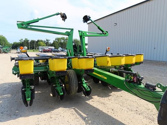 Image of John Deere 1760 equipment image 4