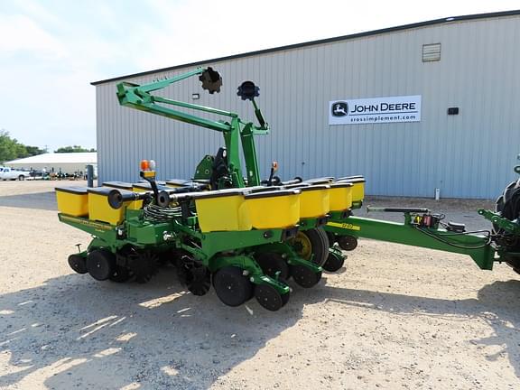 Image of John Deere 1760 Primary image