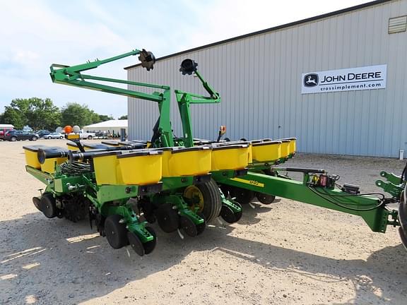Image of John Deere 1760 equipment image 3