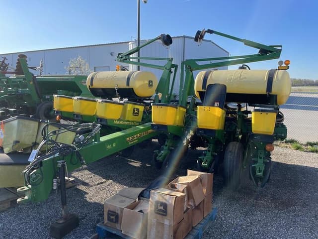 Image of John Deere 1760 equipment image 2