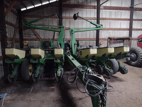 Image of John Deere 1760 equipment image 1