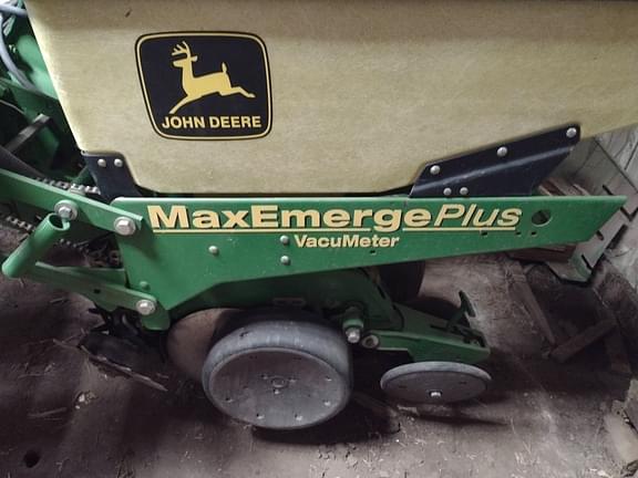 Image of John Deere 1760 equipment image 4