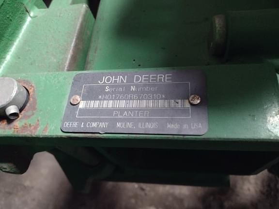 Image of John Deere 1760 equipment image 4