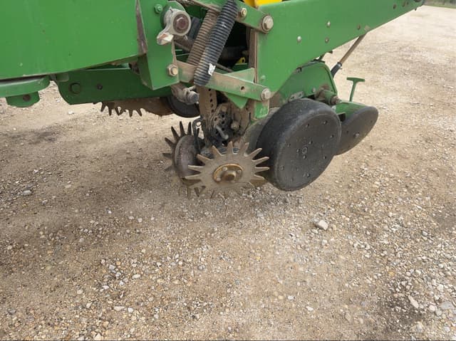 Image of John Deere 1760 equipment image 4