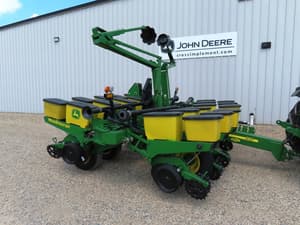 1996 John Deere 1760 Image