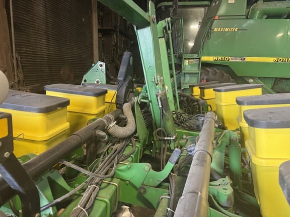 Image of John Deere 1760 equipment image 4